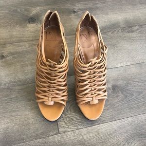 DIANE VON FURSTENBERG HEELS SIZE 8.5